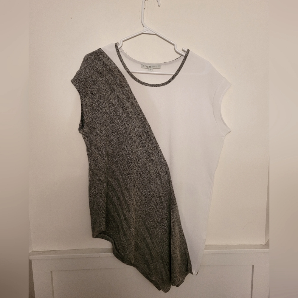 Cleo Petites L Ladies sleeveless Top.